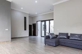 DW House
